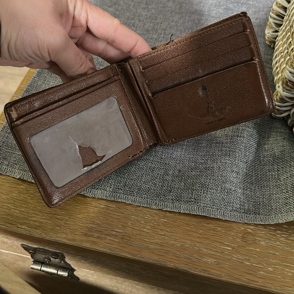 Pre loved Louis Vuitton Mens Wallet - Picture 4 of 7